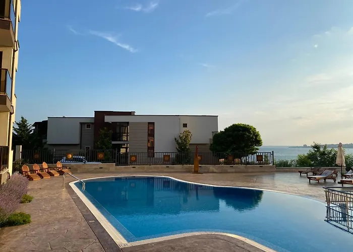 מלון St. Panteleimon 3*