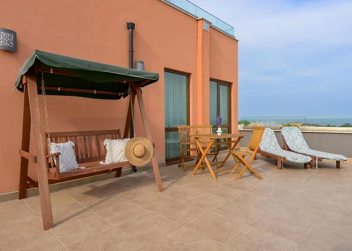 St. Panteleimon מלון 3*