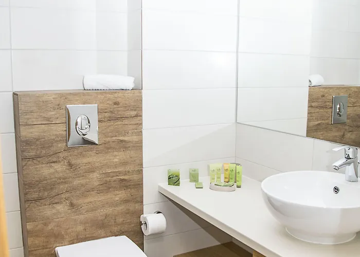 מלון St. Panteleimon נסבר