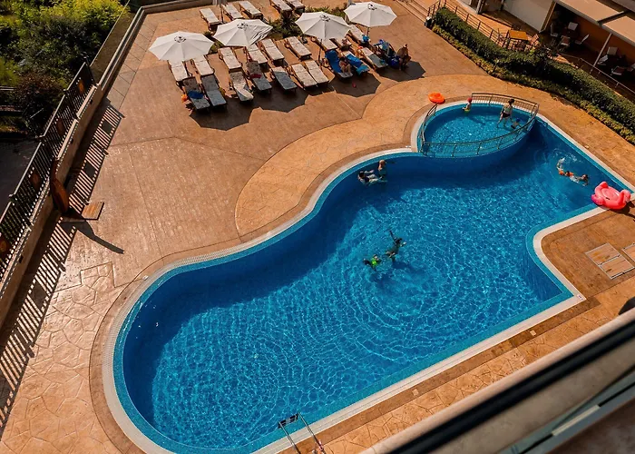 מלון St. Panteleimon 3*