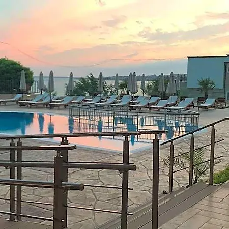 فندق St. Panteleimon 3*