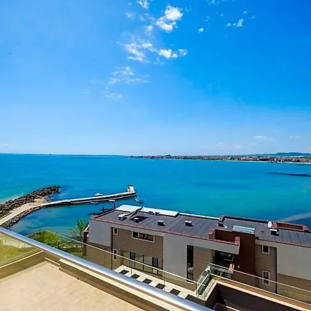 St. Panteleimon فندق